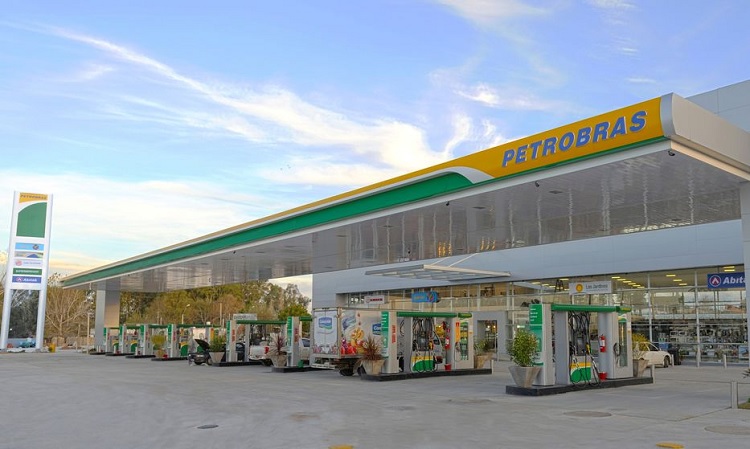 La Federación de Trabajadores de ANCAP resolvió cortar el suministro de combustible a Petrobras