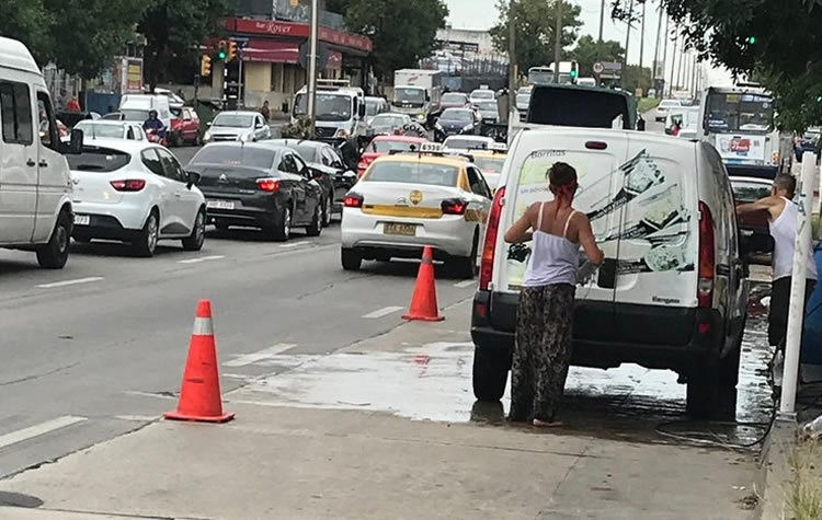 UNVENU denuncia falta de seguridad y competencia desleal de lavaderos clandestinos de autos en las calles