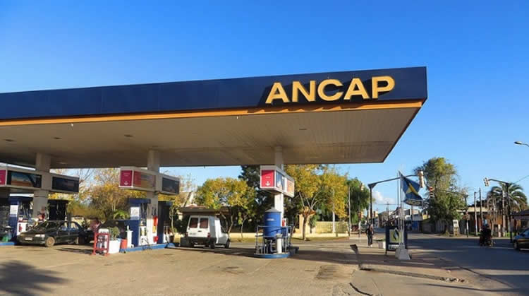 Caen hasta 40 por ciento las ventas de combustible en la frontera con Argentina