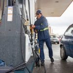 Ante la decisión del Gobierno de aumentar los combustibles, estacioneros reclaman recomponer el stock