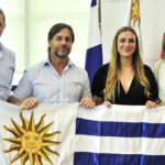 Piloto uruguaya Patricia Pita recibió el Pabellón Nacional de manos del Presidente Lacalle Pou