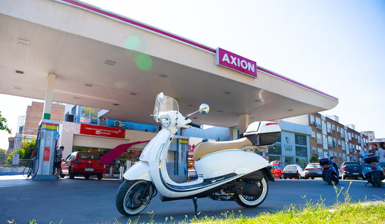 AXION energy regalará 87 motos a los clientes que carguen en las estaciones adheridas de todo el país